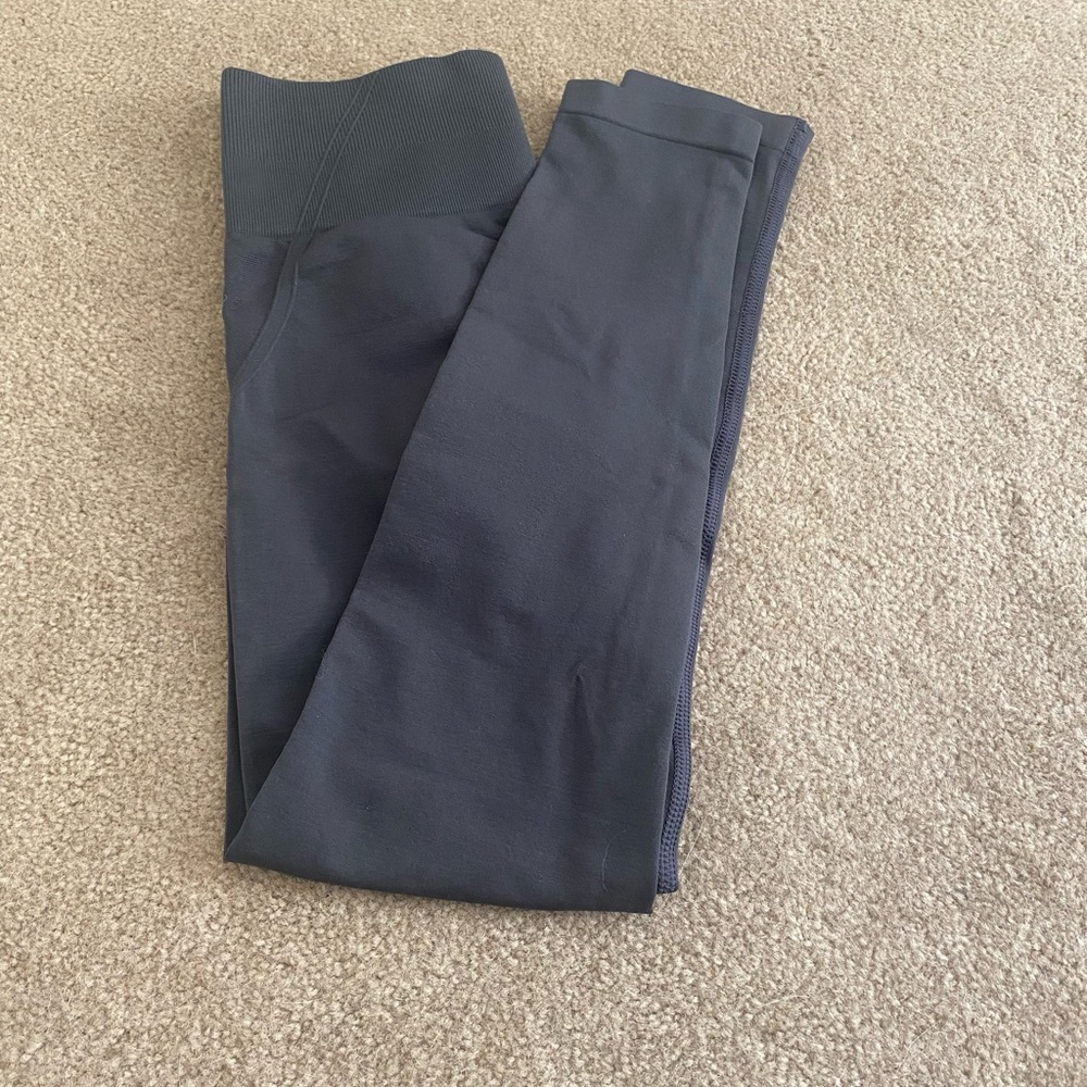 Oner Active Effortless leggings 
size Small
color: Coal